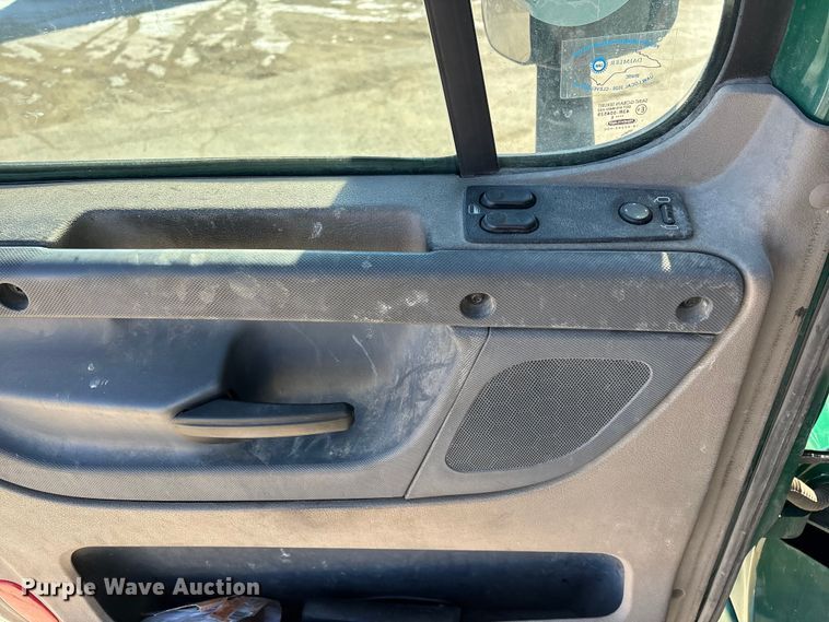 image for item FG1134 2017 Freightliner Cascadia 125 semi truck