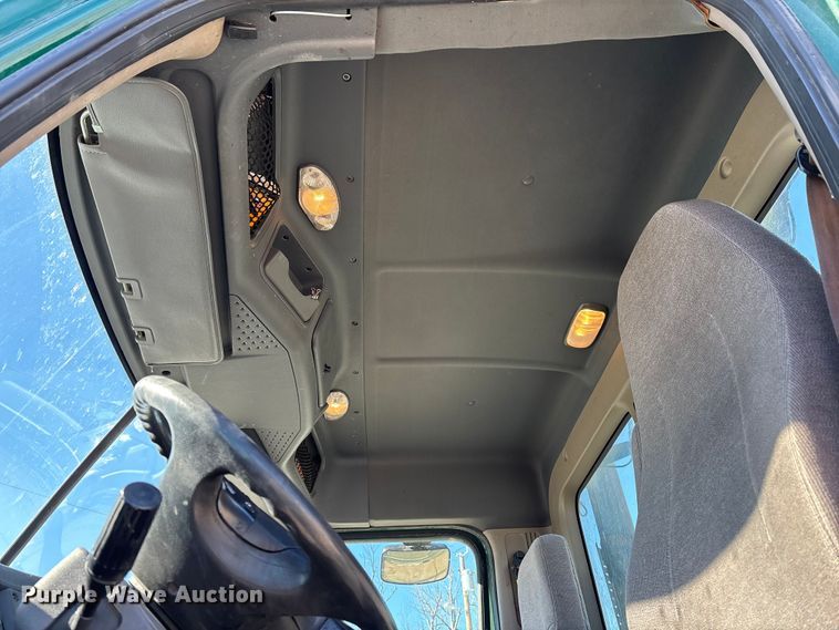 image for item FG1134 2017 Freightliner Cascadia 125 semi truck