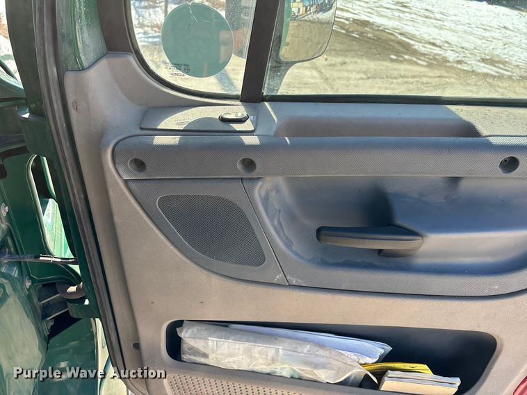 image for item FG1134 2017 Freightliner Cascadia 125 semi truck