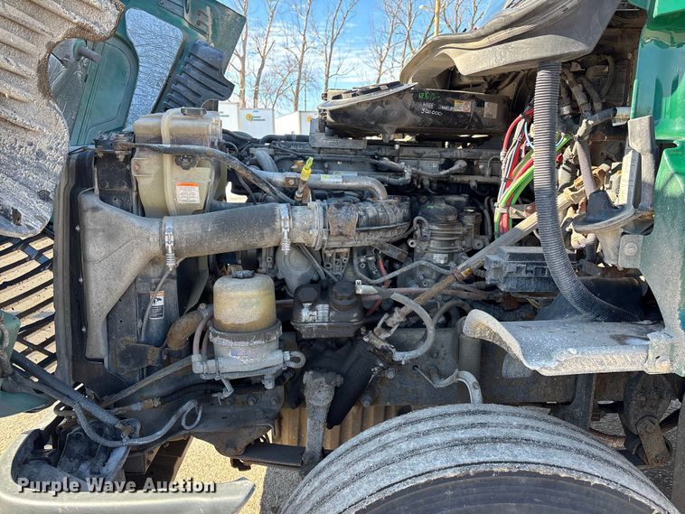 image for item FG1134 2017 Freightliner Cascadia 125 semi truck