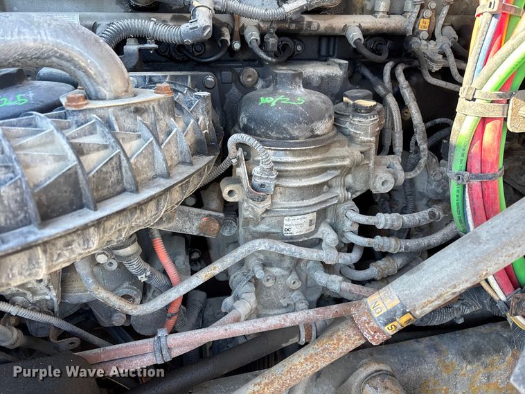 image for item FG1134 2017 Freightliner Cascadia 125 semi truck