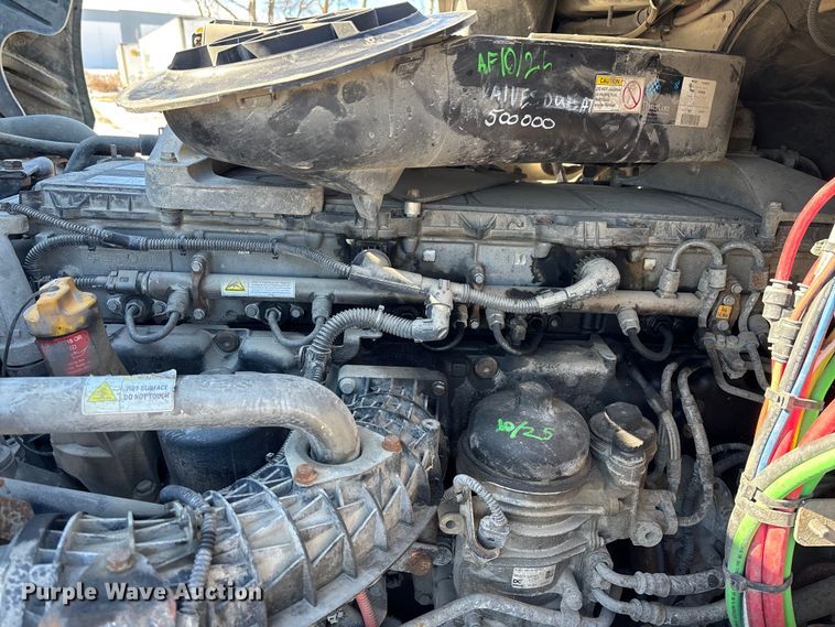 image for item FG1134 2017 Freightliner Cascadia 125 semi truck