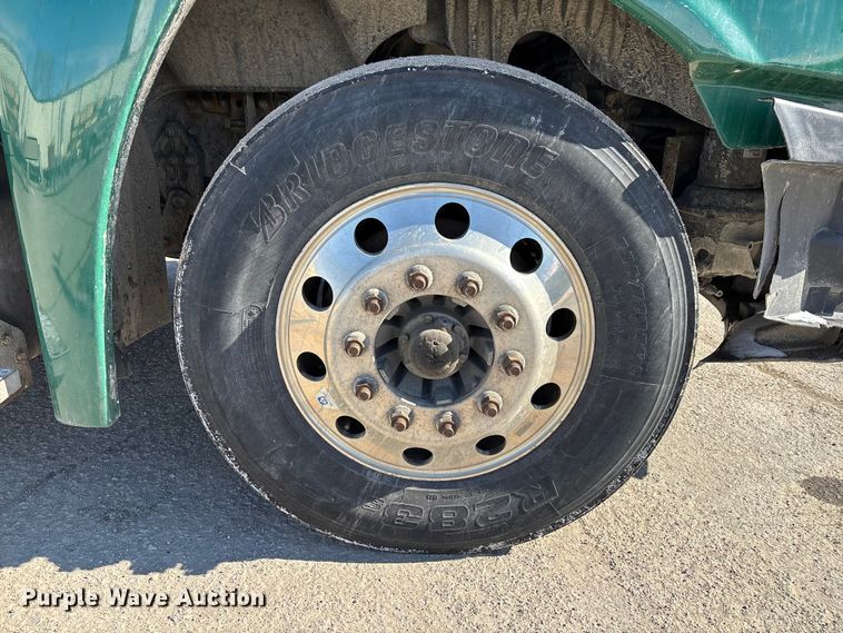 image for item FG1134 2017 Freightliner Cascadia 125 semi truck