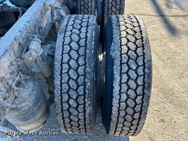 image for item FG1134 2017 Freightliner Cascadia 125 semi truck