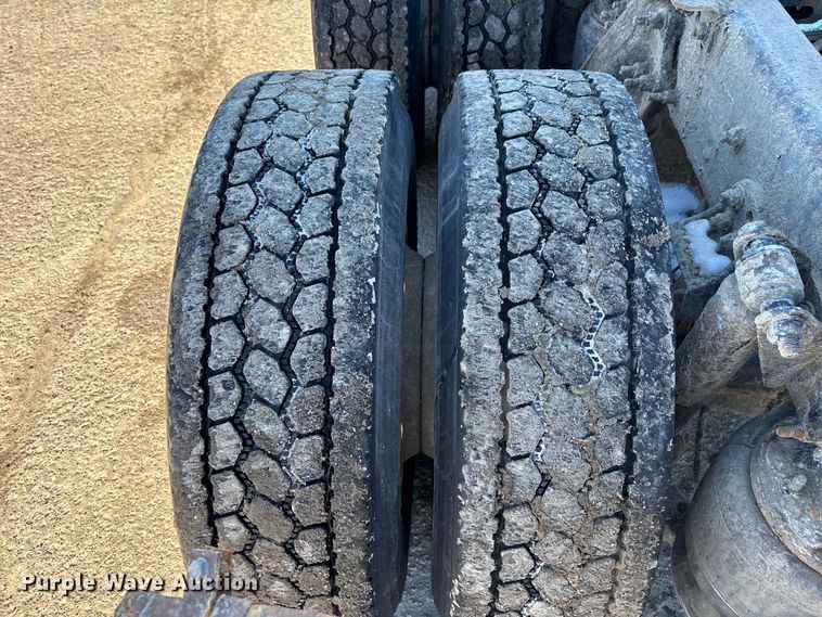 image for item FG1134 2017 Freightliner Cascadia 125 semi truck