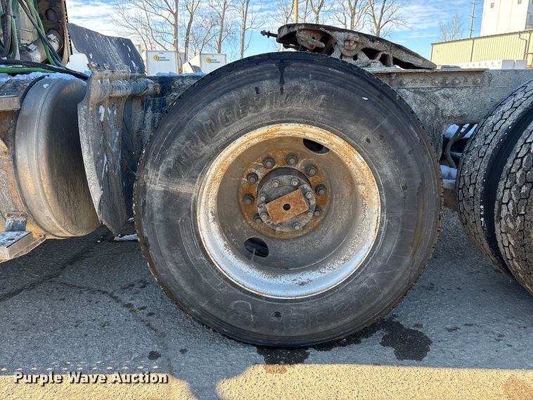 image for item FG1134 2017 Freightliner Cascadia 125 semi truck