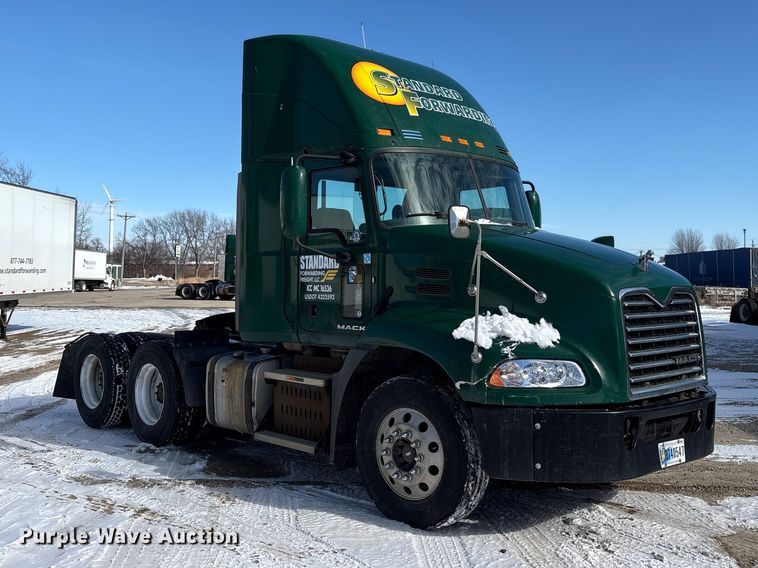 image for item FG1135 2016 Mack CXU613 semi truck