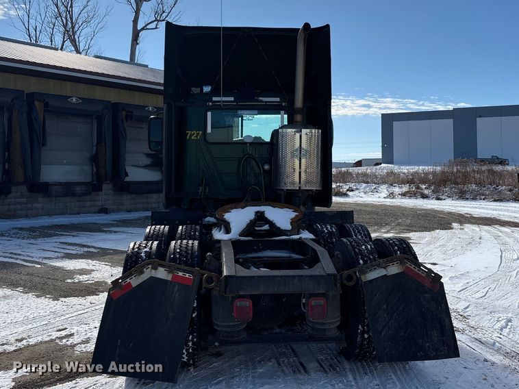 image for item FG1135 2016 Mack CXU613 semi truck