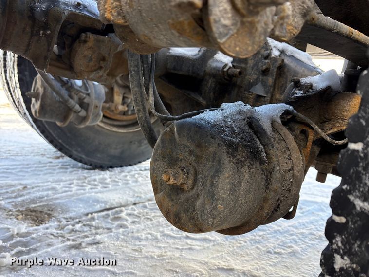 image for item FG1135 2016 Mack CXU613 semi truck