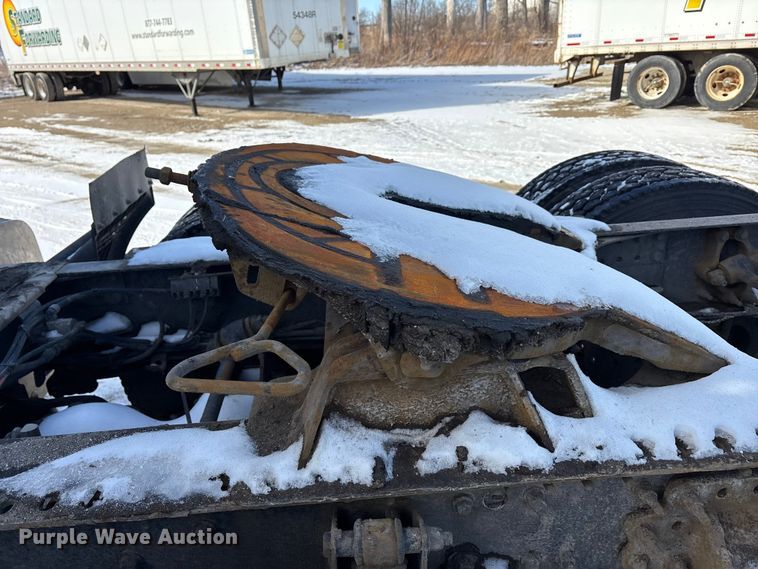 image for item FG1135 2016 Mack CXU613 semi truck