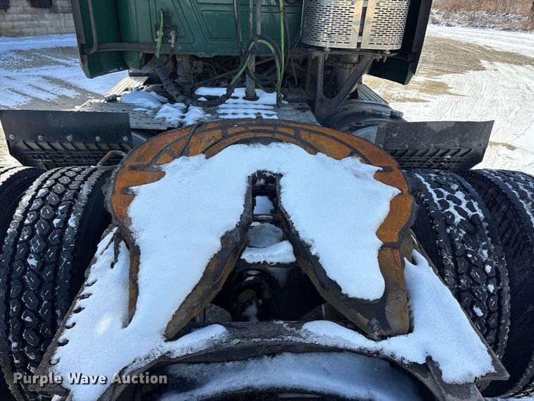 image for item FG1135 2016 Mack CXU613 semi truck