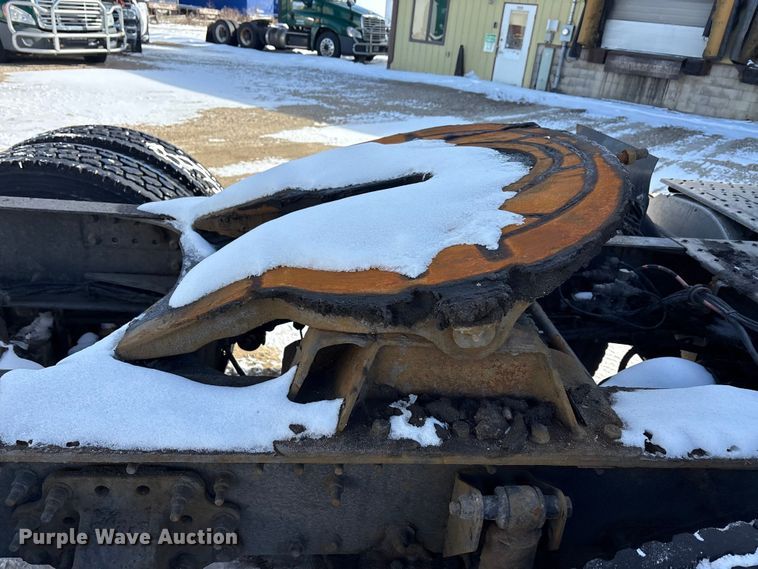 image for item FG1135 2016 Mack CXU613 semi truck