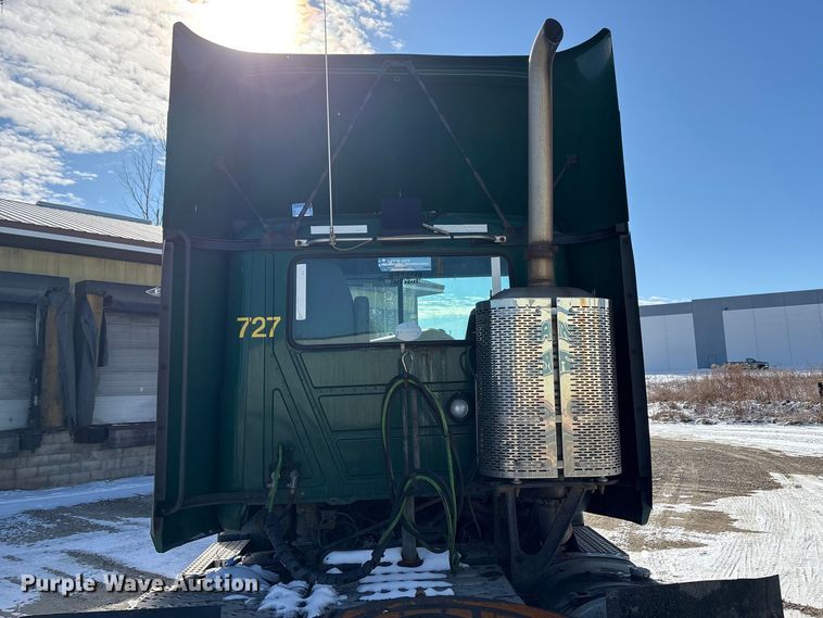 image for item FG1135 2016 Mack CXU613 semi truck