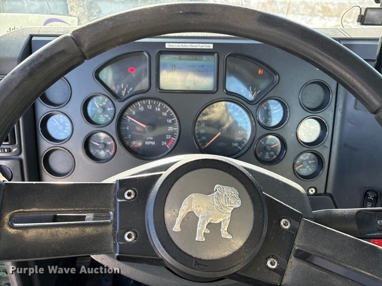 image for item FG1135 2016 Mack CXU613 semi truck