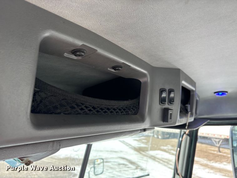 image for item FG1135 2016 Mack CXU613 semi truck