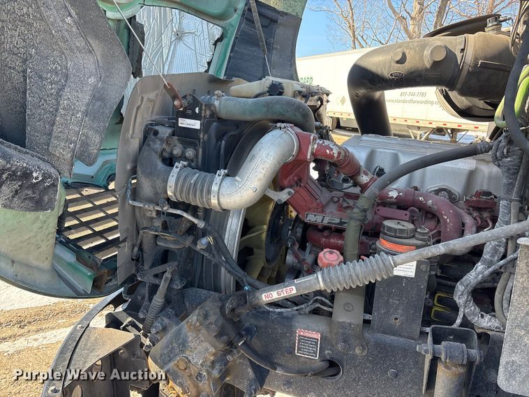 image for item FG1135 2016 Mack CXU613 semi truck