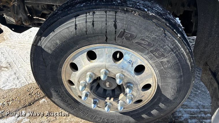 image for item FG1135 2016 Mack CXU613 semi truck