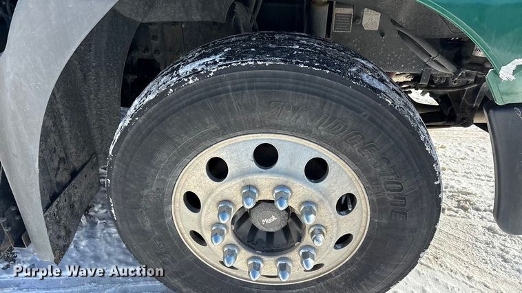 image for item FG1135 2016 Mack CXU613 semi truck