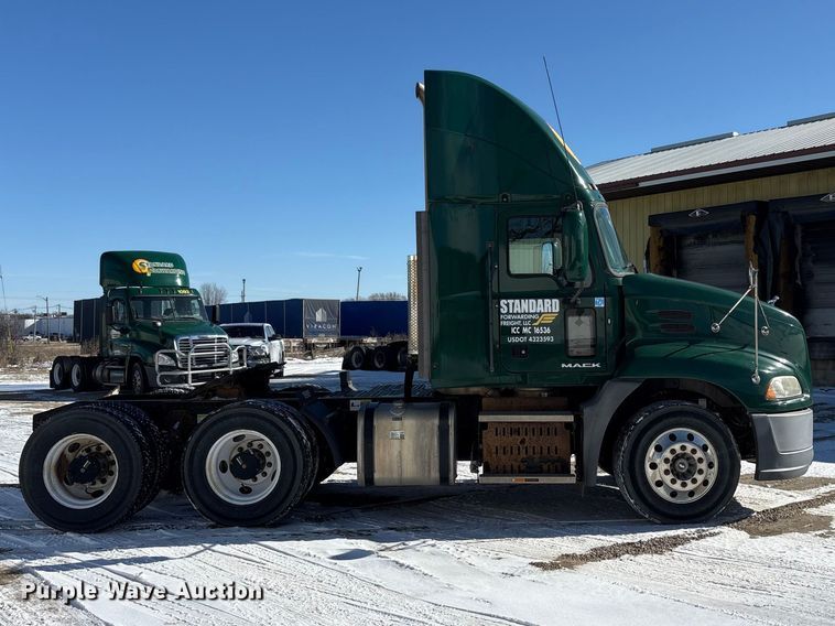 image for item FG1136 2016 Mack CXU613 semi truck