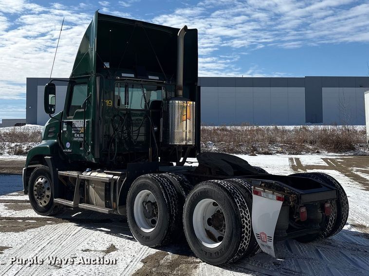 image for item FG1136 2016 Mack CXU613 semi truck