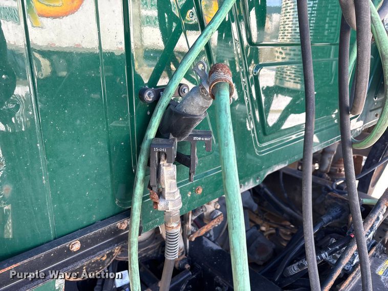 image for item FG1136 2016 Mack CXU613 semi truck