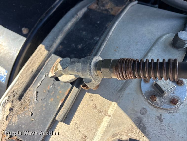 image for item FG1136 2016 Mack CXU613 semi truck