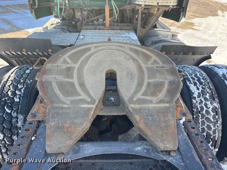 image for item FG1136 2016 Mack CXU613 semi truck