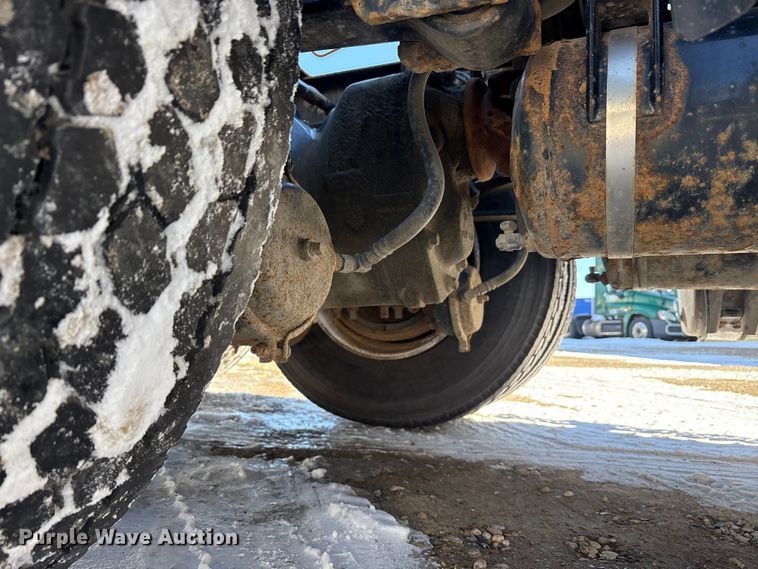 image for item FG1136 2016 Mack CXU613 semi truck