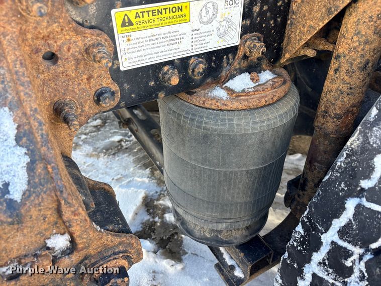 image for item FG1136 2016 Mack CXU613 semi truck