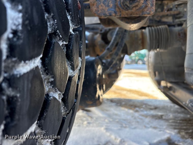 image for item FG1136 2016 Mack CXU613 semi truck