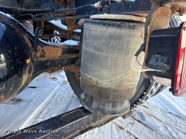 image for item FG1136 2016 Mack CXU613 semi truck