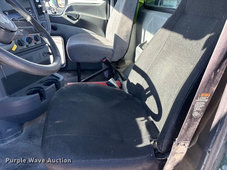 image for item FG1136 2016 Mack CXU613 semi truck