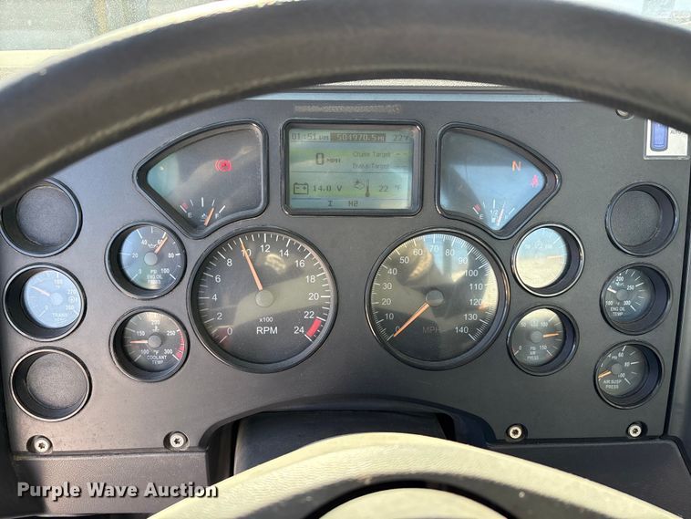 image for item FG1136 2016 Mack CXU613 semi truck