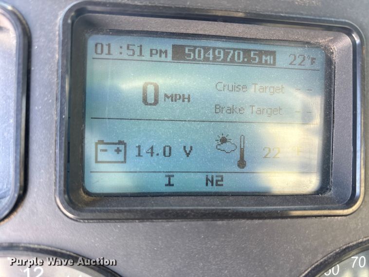 image for item FG1136 2016 Mack CXU613 semi truck