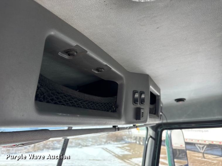 image for item FG1136 2016 Mack CXU613 semi truck