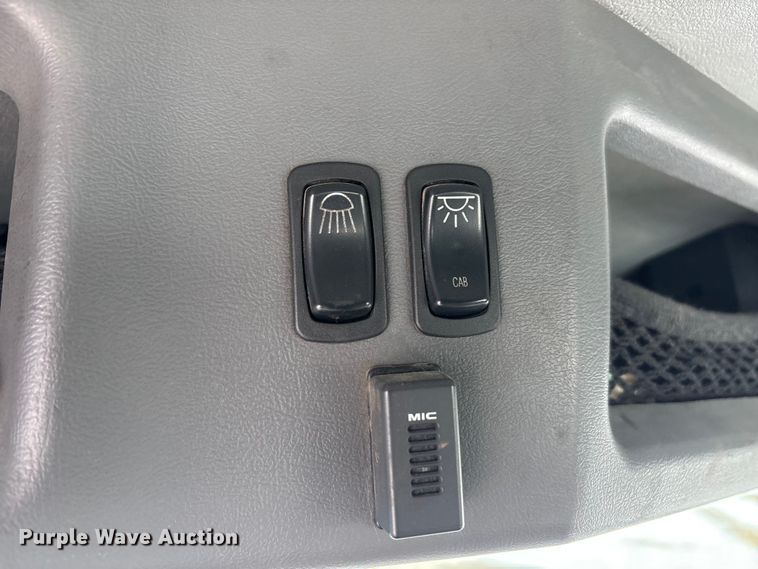 image for item FG1136 2016 Mack CXU613 semi truck