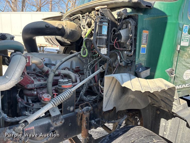 image for item FG1136 2016 Mack CXU613 semi truck