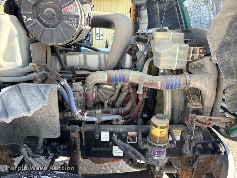 image for item FG1136 2016 Mack CXU613 semi truck