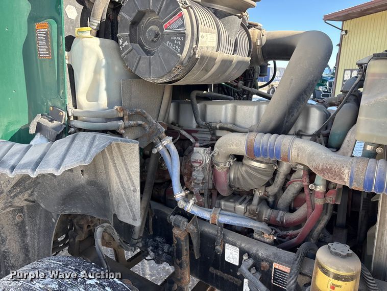 image for item FG1136 2016 Mack CXU613 semi truck