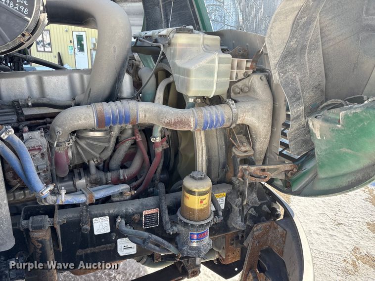 image for item FG1136 2016 Mack CXU613 semi truck