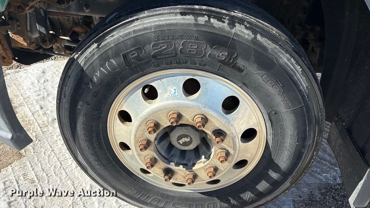 image for item FG1136 2016 Mack CXU613 semi truck