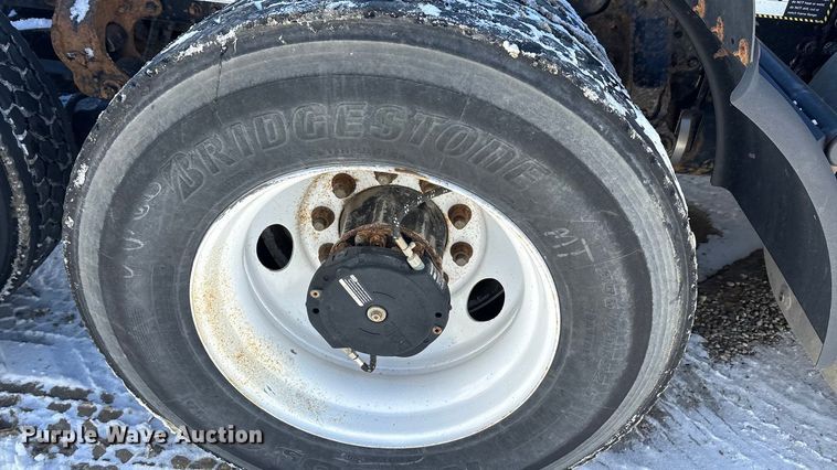 image for item FG1136 2016 Mack CXU613 semi truck