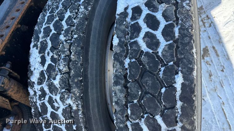 image for item FG1136 2016 Mack CXU613 semi truck