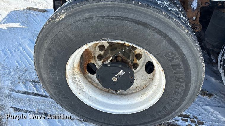 image for item FG1136 2016 Mack CXU613 semi truck