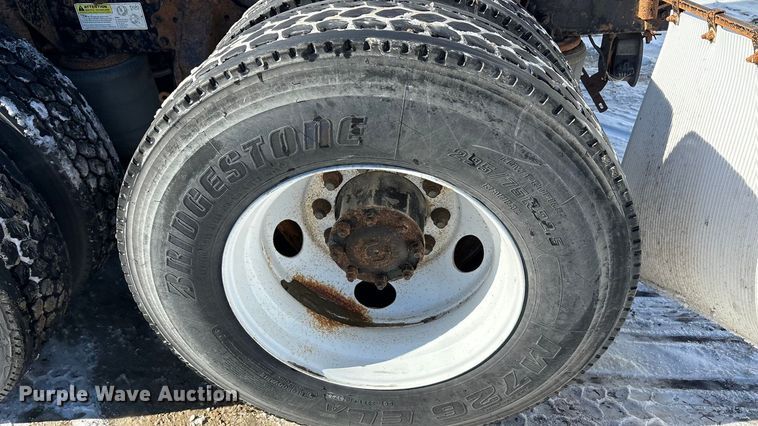 image for item FG1136 2016 Mack CXU613 semi truck