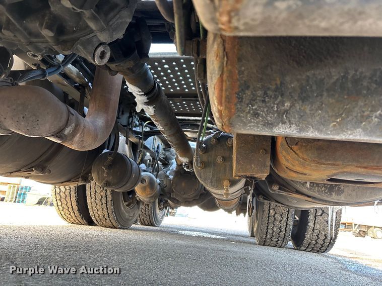 image for item FG1137 2017 Freightliner Cascadia 125 semi truck