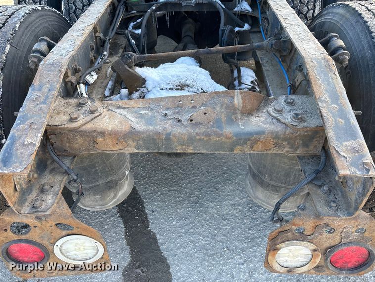 image for item FG1137 2017 Freightliner Cascadia 125 semi truck