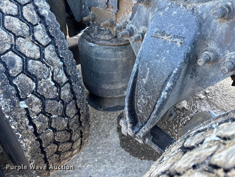 image for item FG1137 2017 Freightliner Cascadia 125 semi truck