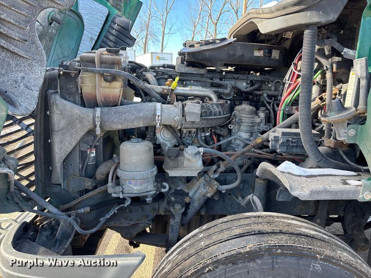 image for item FG1137 2017 Freightliner Cascadia 125 semi truck