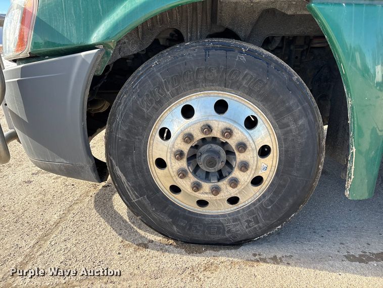 image for item FG1137 2017 Freightliner Cascadia 125 semi truck